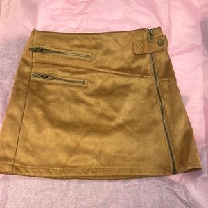 Cute skirt with zippers